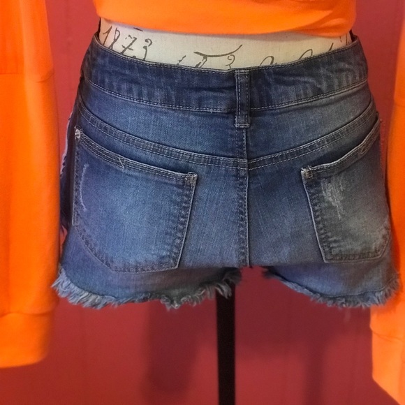 Little Fine Things - Picture 3 of 3